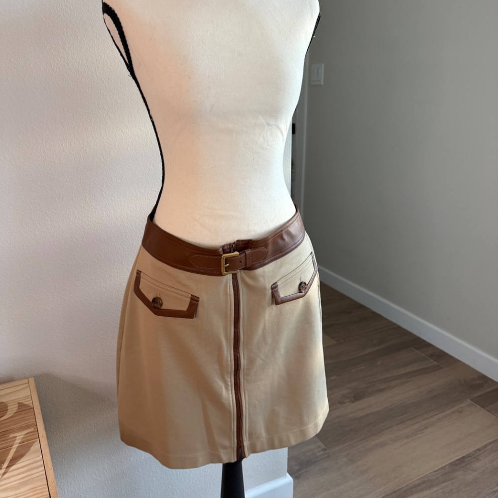 Lauren Ralph Lauren Beige Mini Skirt with Brown Trim - Picture 2 of 8